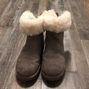 American Eagle booties